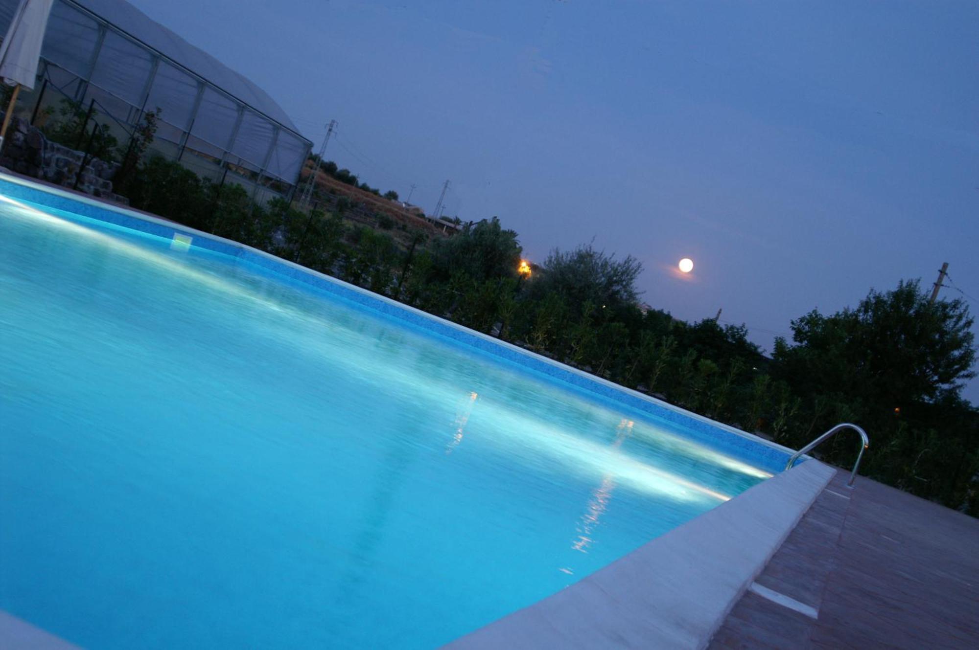 Agriturismo Biologico Corte Aragonese Santa Maria di Licodia Bagian luar foto