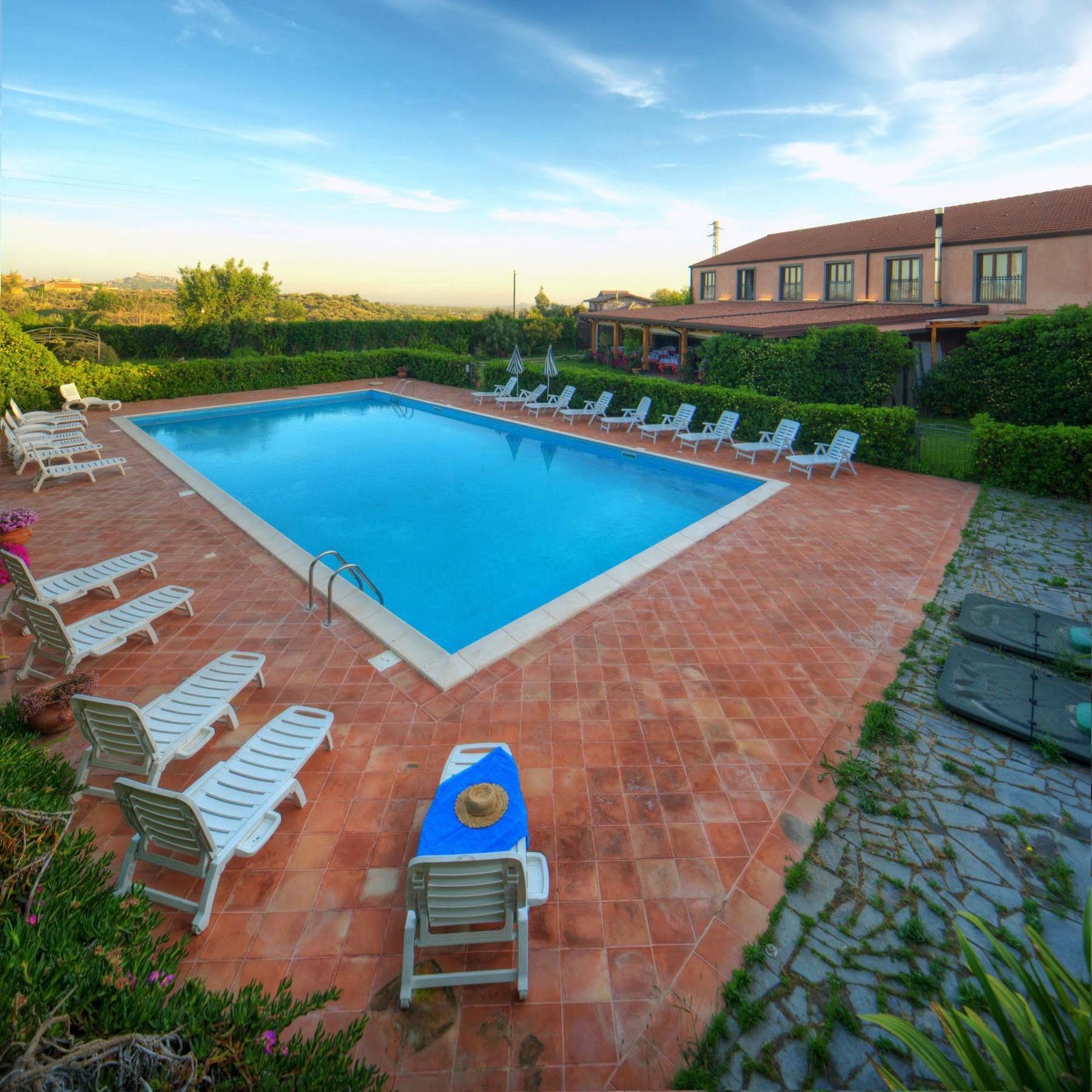 Agriturismo Biologico Corte Aragonese Santa Maria di Licodia Bagian luar foto